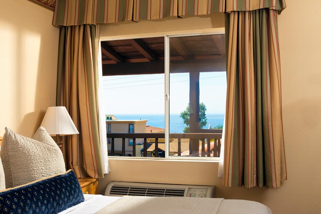 Queen Room with Sea View