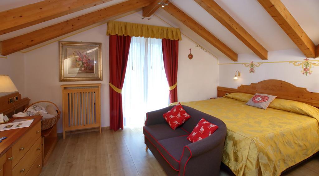 Double Room Lake View,1765205618:JPEG