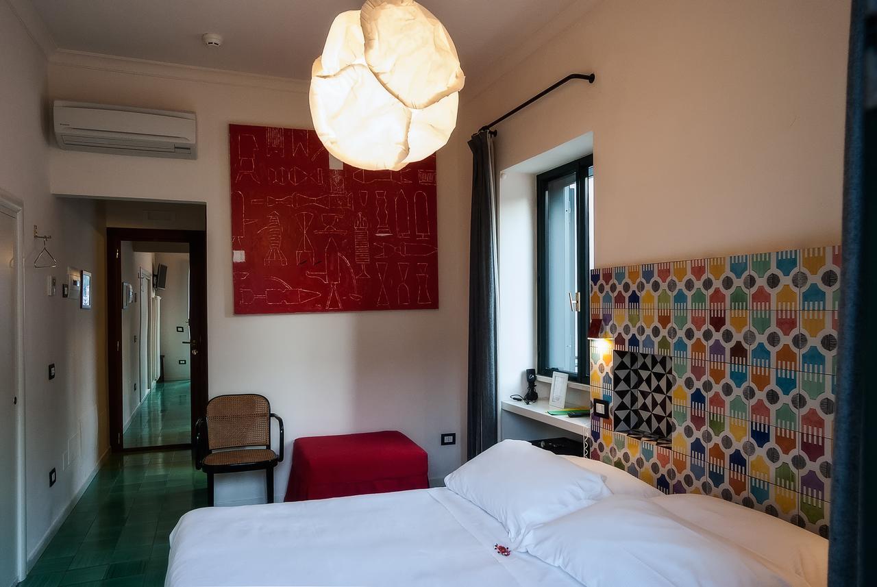Quarto com Cama de Casal ou 2 de Solteiro
