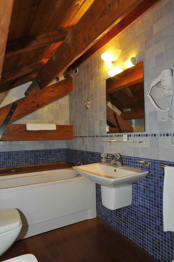 Triple Room Split Level