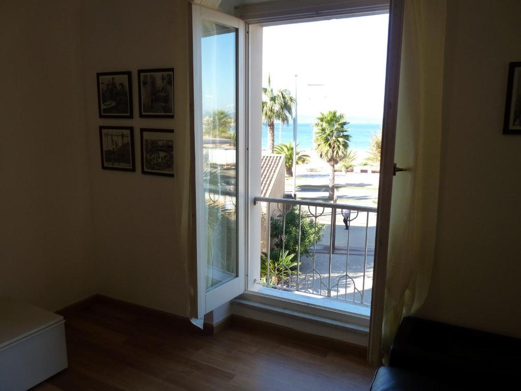 Two Connecting Rooms Sea View