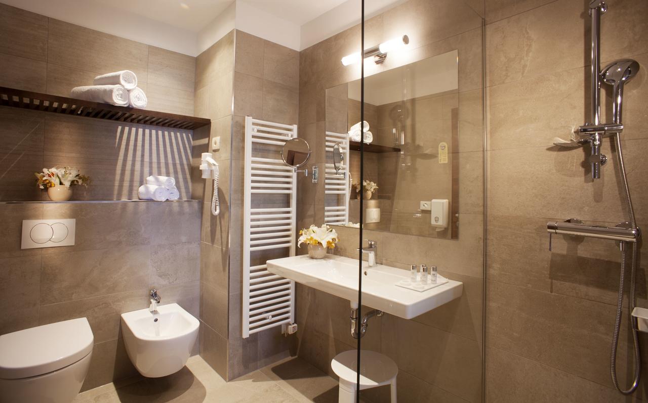 Superior Tweepersoonskamer met 1 of 2 Bedden en Balkon met Uitzicht op Zee