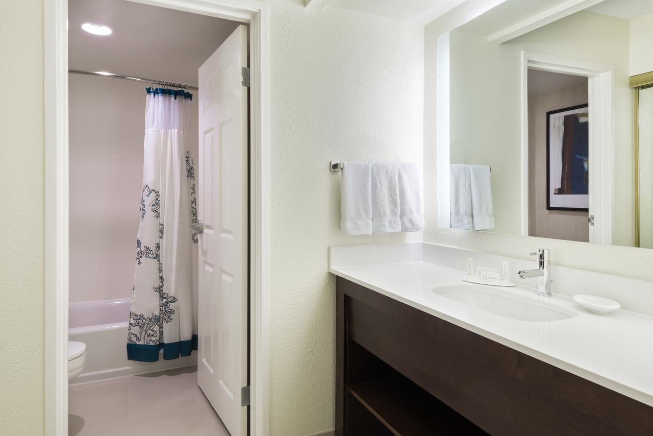 One-Bedroom King Suite with Sofa Bed - Hearing Accessible