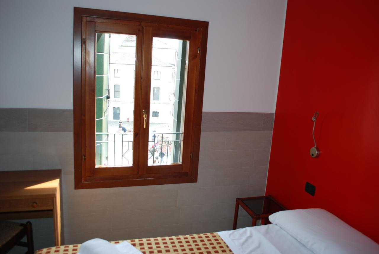 Double Room with Private External Bathroom,566834292:JPEG