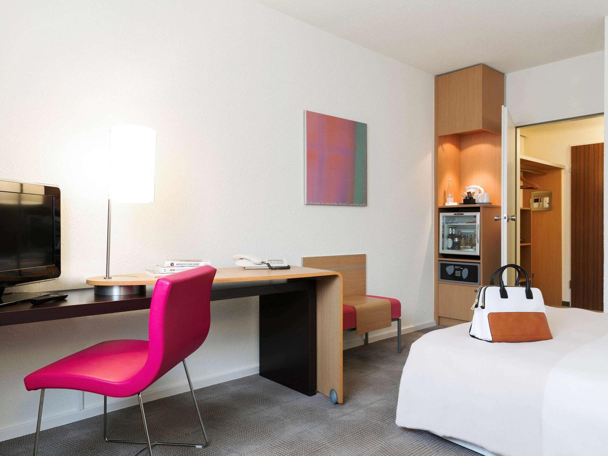 Quarto com 2 Camas de Solteiro