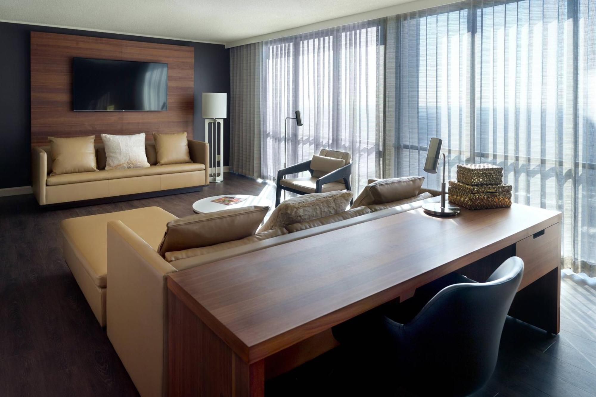 Suíte Executiva com 1 Cama King-size, Sofá-cama e Acesso ao Lounge Concierge