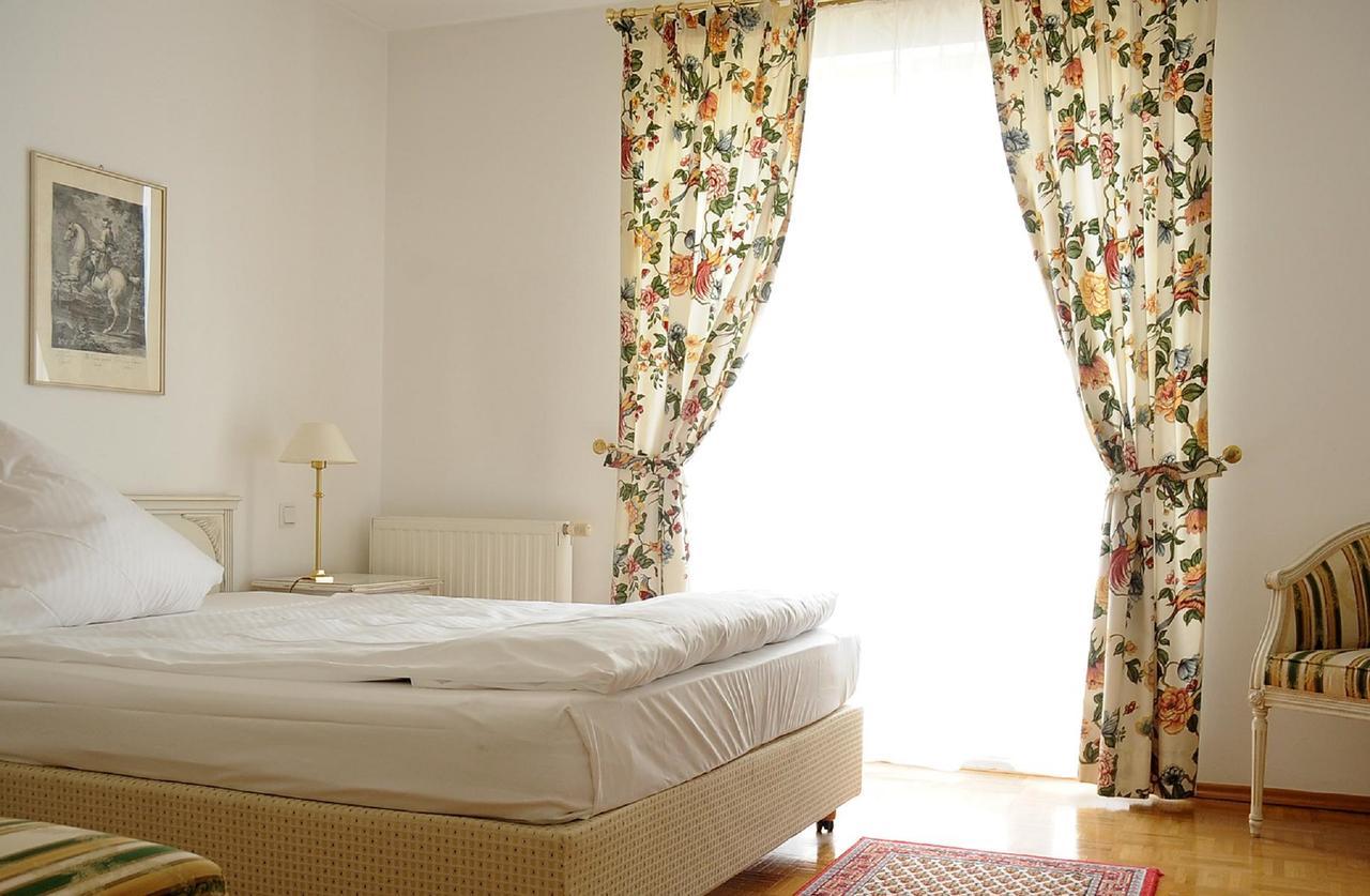 Zimmer mit Queensize-Bett