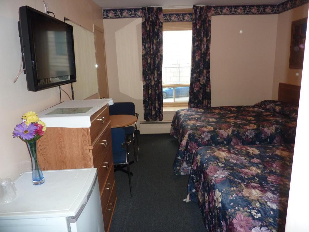 Standard Room with Two Double Beds