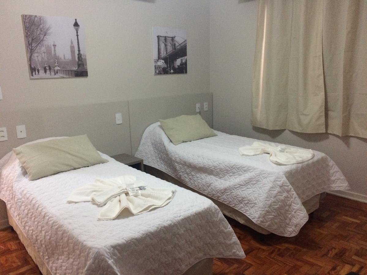 Quarto Deluxe com 2 Camas de Solteiro