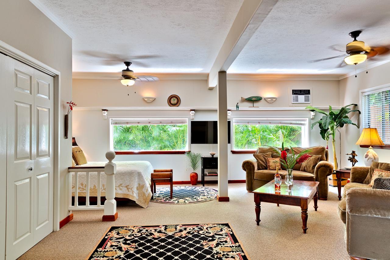 Deluxe Queen Suite