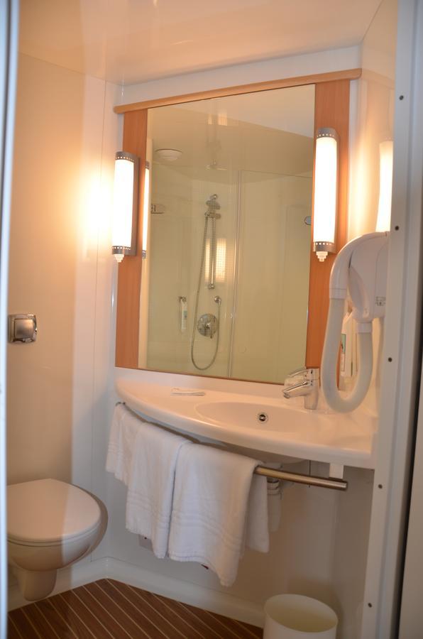 Standard Room with one double and one single bed,631289661:JPEG
