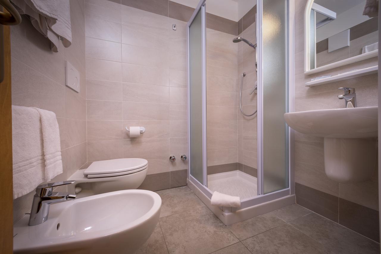 Superior One-Bedroom Apartment,925677550:JPEG