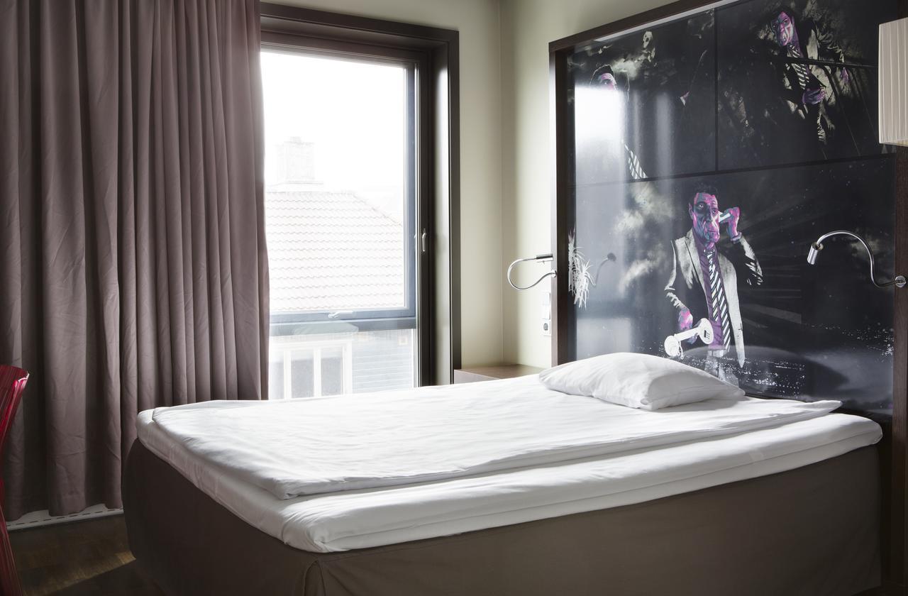 Standard Double or Twin Room,1210178581:JPEG