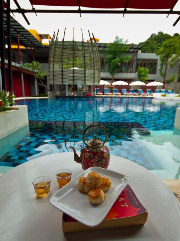 Deluxe Double or Twin Room Pool Access