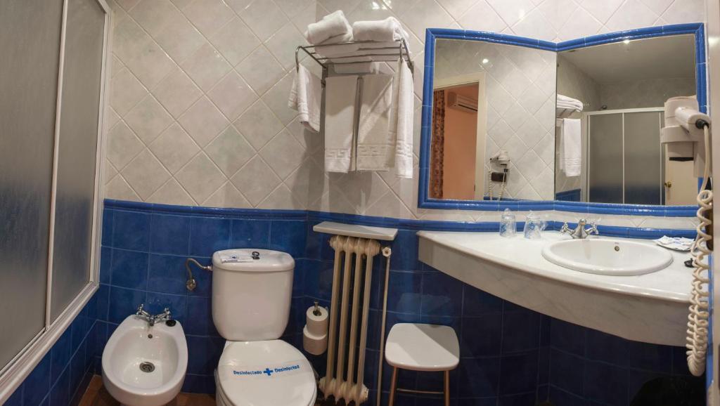 Double or Twin Room,1072696048:JPEG