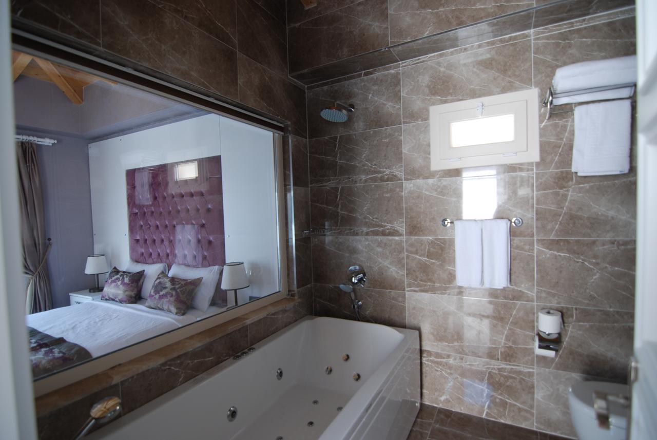 Triple Room with Private Bathroom