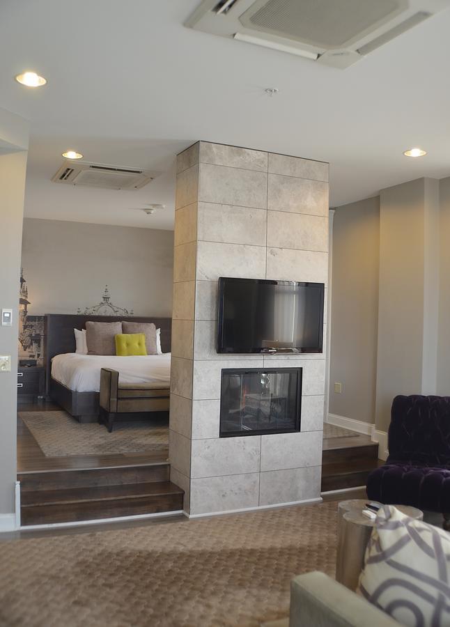 Junior Suite with King Bed,65723596:JPEG