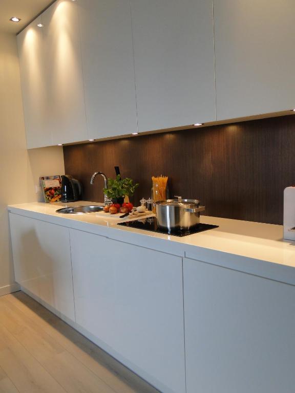 Superior One-Bedroom Apartment,685386306:JPEG