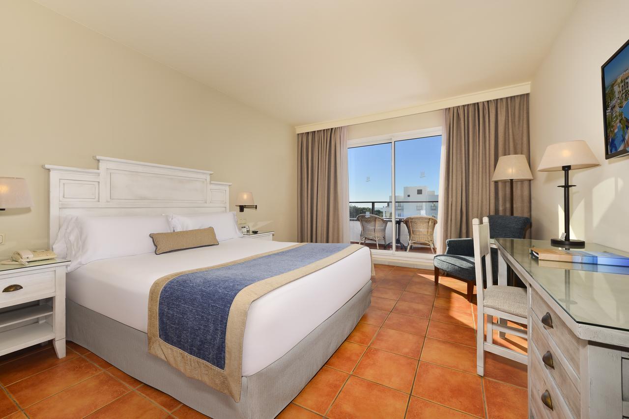 Twin Room Lateral Sea View