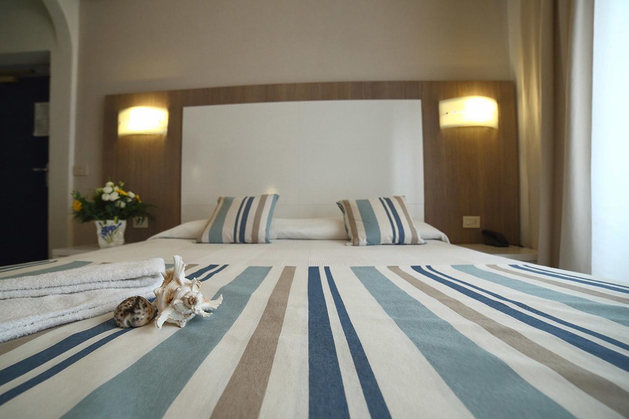 Economy Double or Twin Room,665004978:JPEG