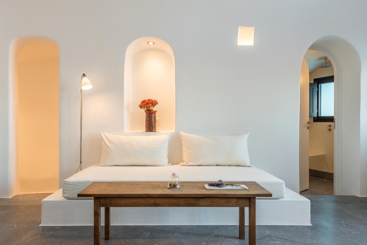 Elegant Suite Plunge Pool Caldera View