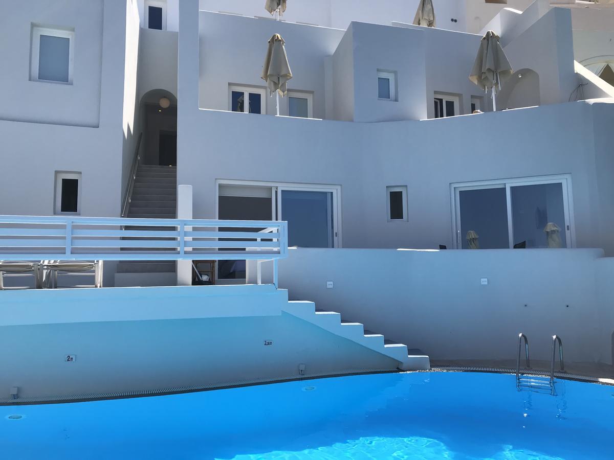 Suite am Pool mit Blick auf die Caldera