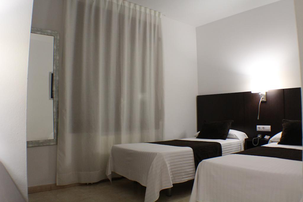 Triple Room,67160785:JPEG