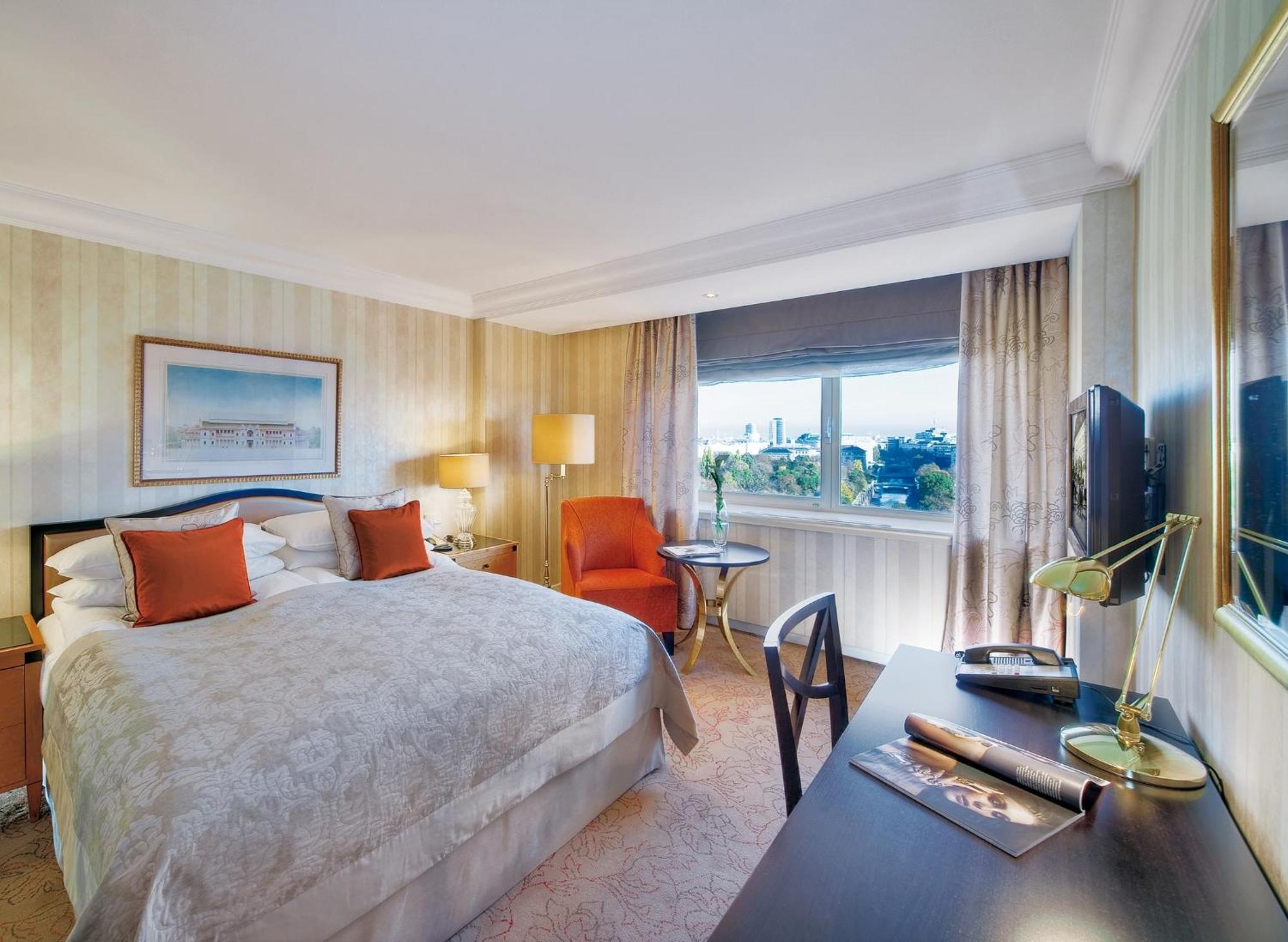 Classic Room,1275544576:JPEG