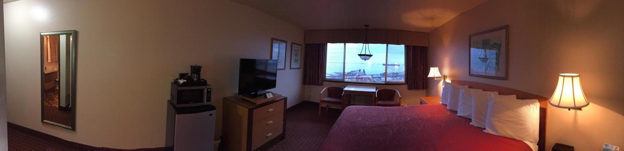 Kamer met Kingsize Bed en Uitzicht op de Haven
