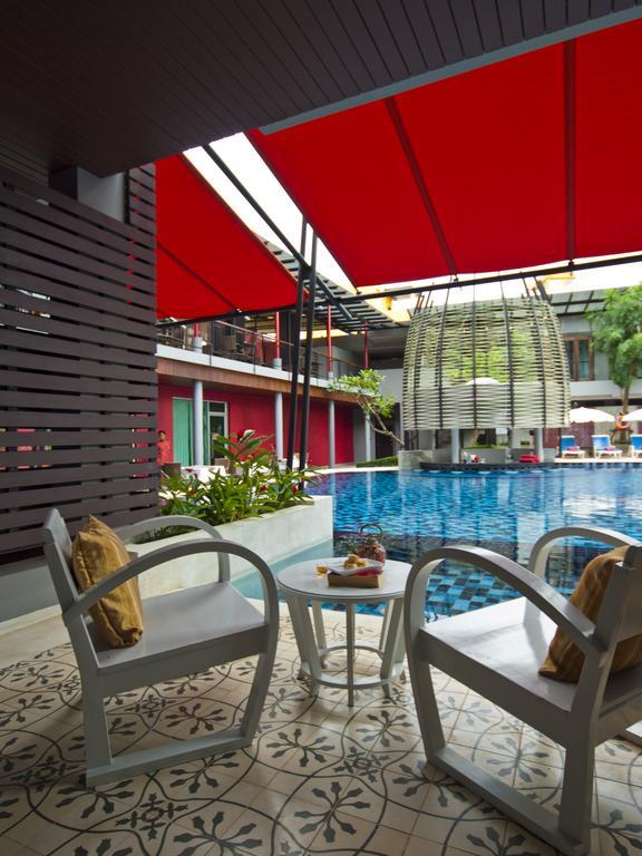 Deluxe Double or Twin Room Pool Access