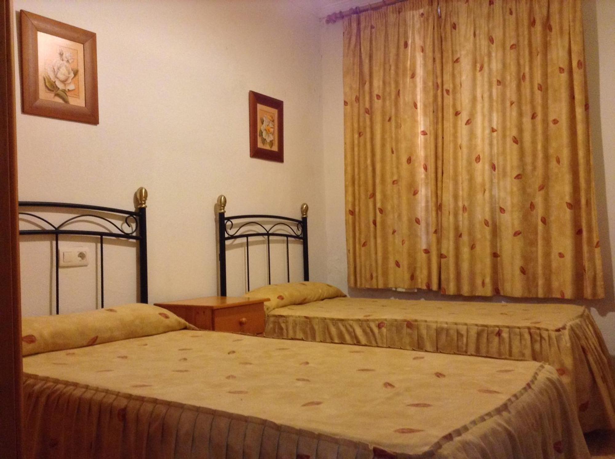 Double or Twin Room with Shared Bathroom