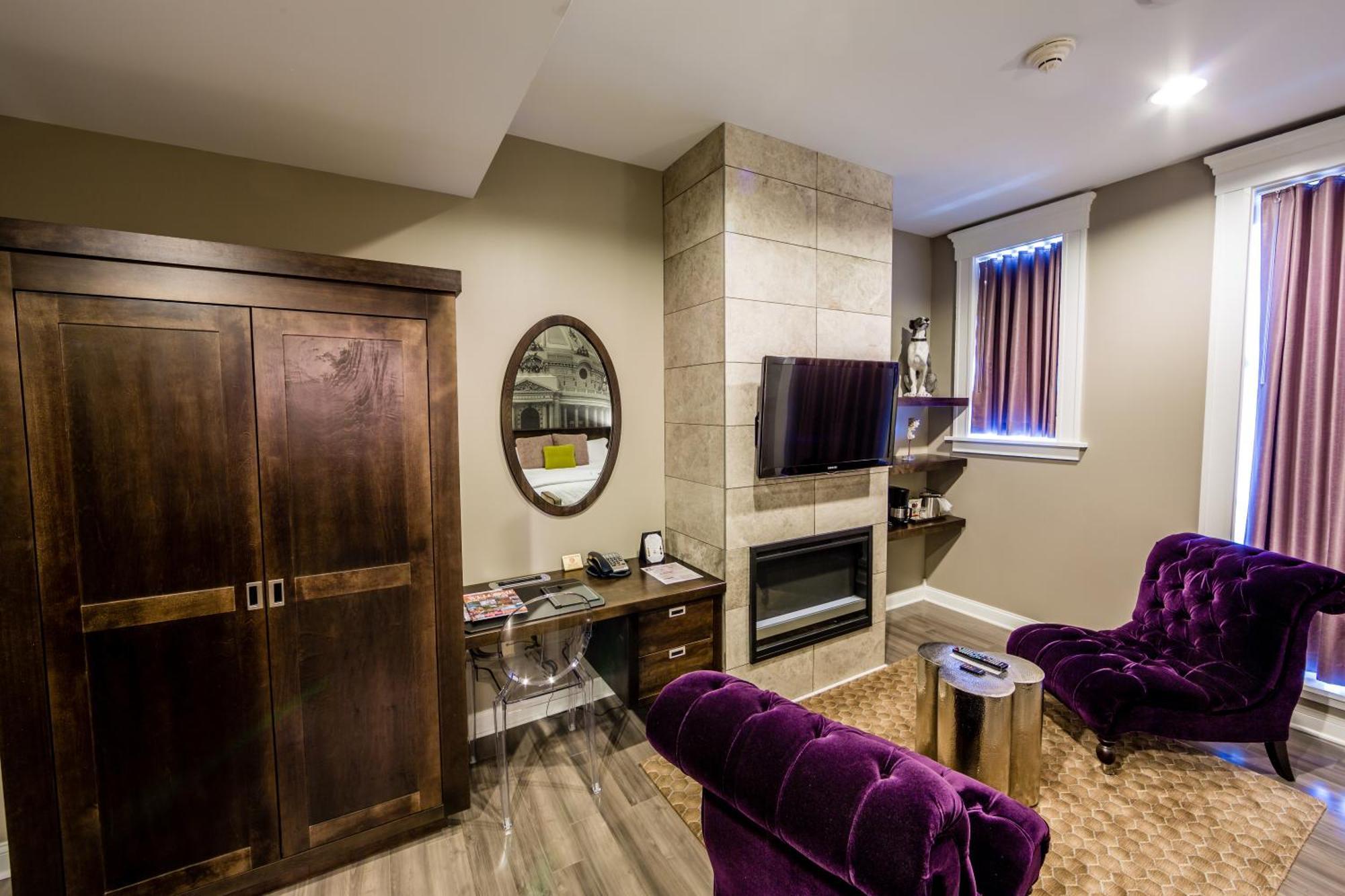 Junior Suite with Queen Bed - Non Smoking,1589524287:JPEG