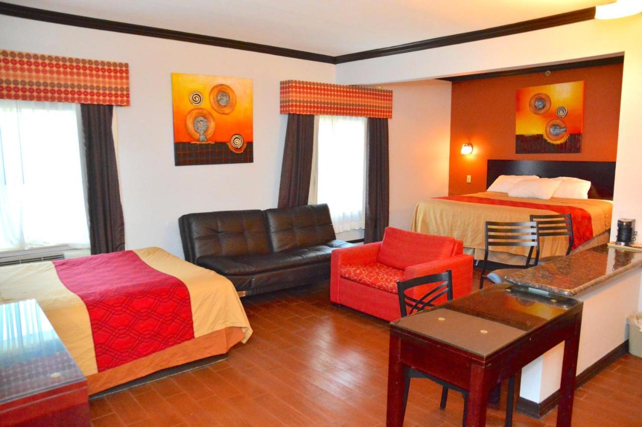 Deluxe King with Kitchenette and Sofa Bed,720678634:JPEG
