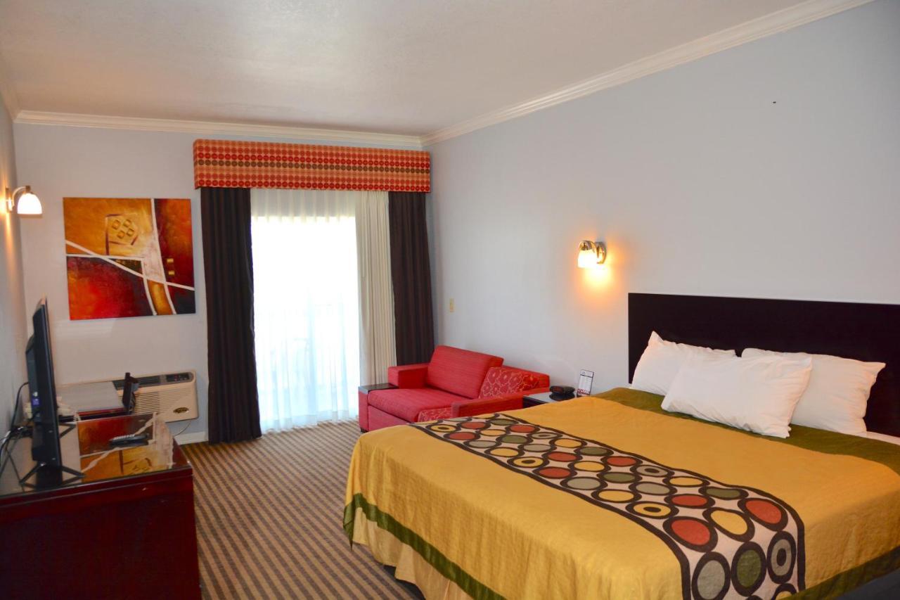King Room with Kitchenette and Balcony,131211926:JPEG
