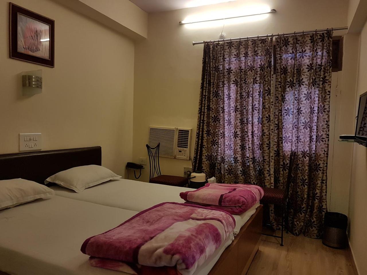 Deluxe Double Room,723570109:JPEG