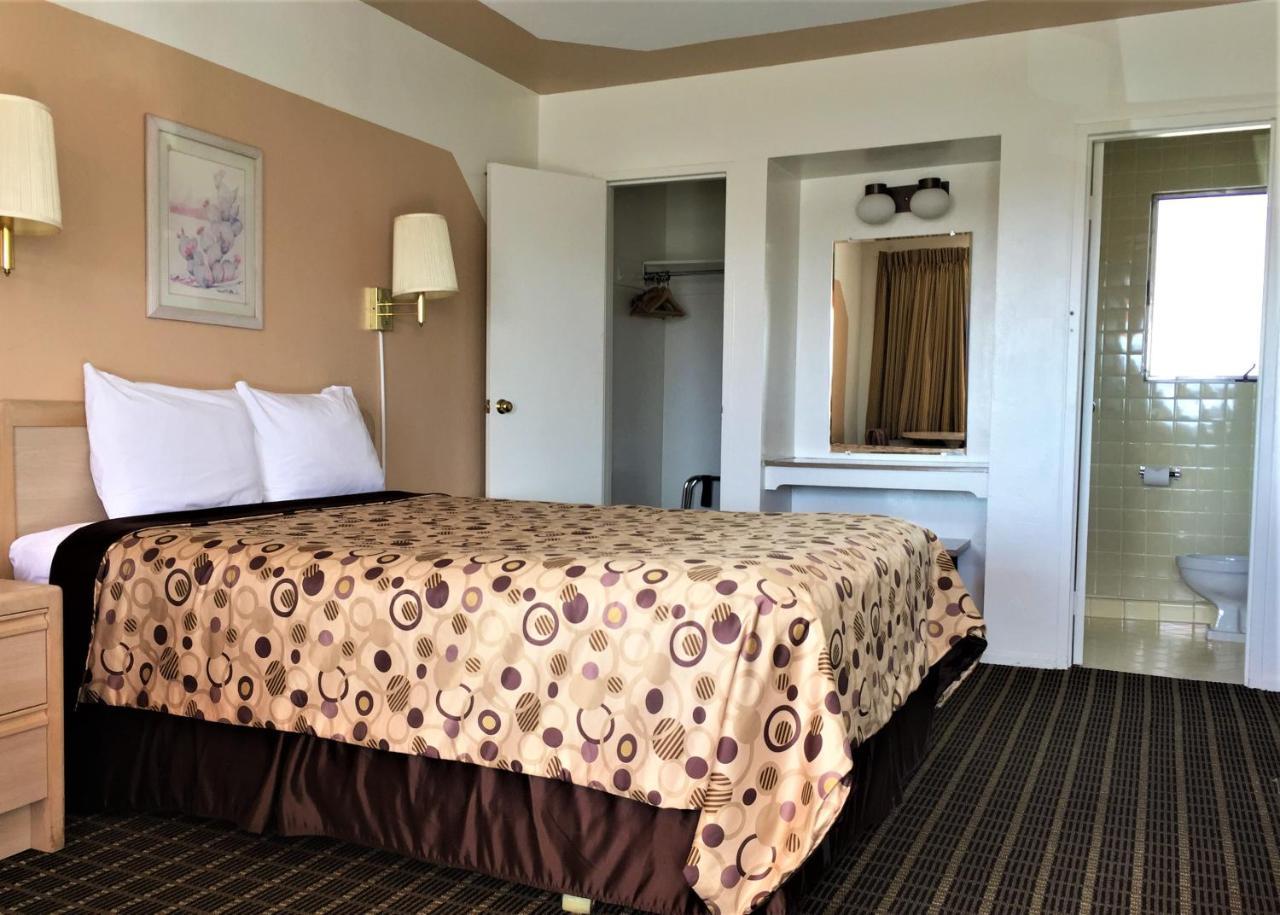 Queen Room,728729077:JPEG