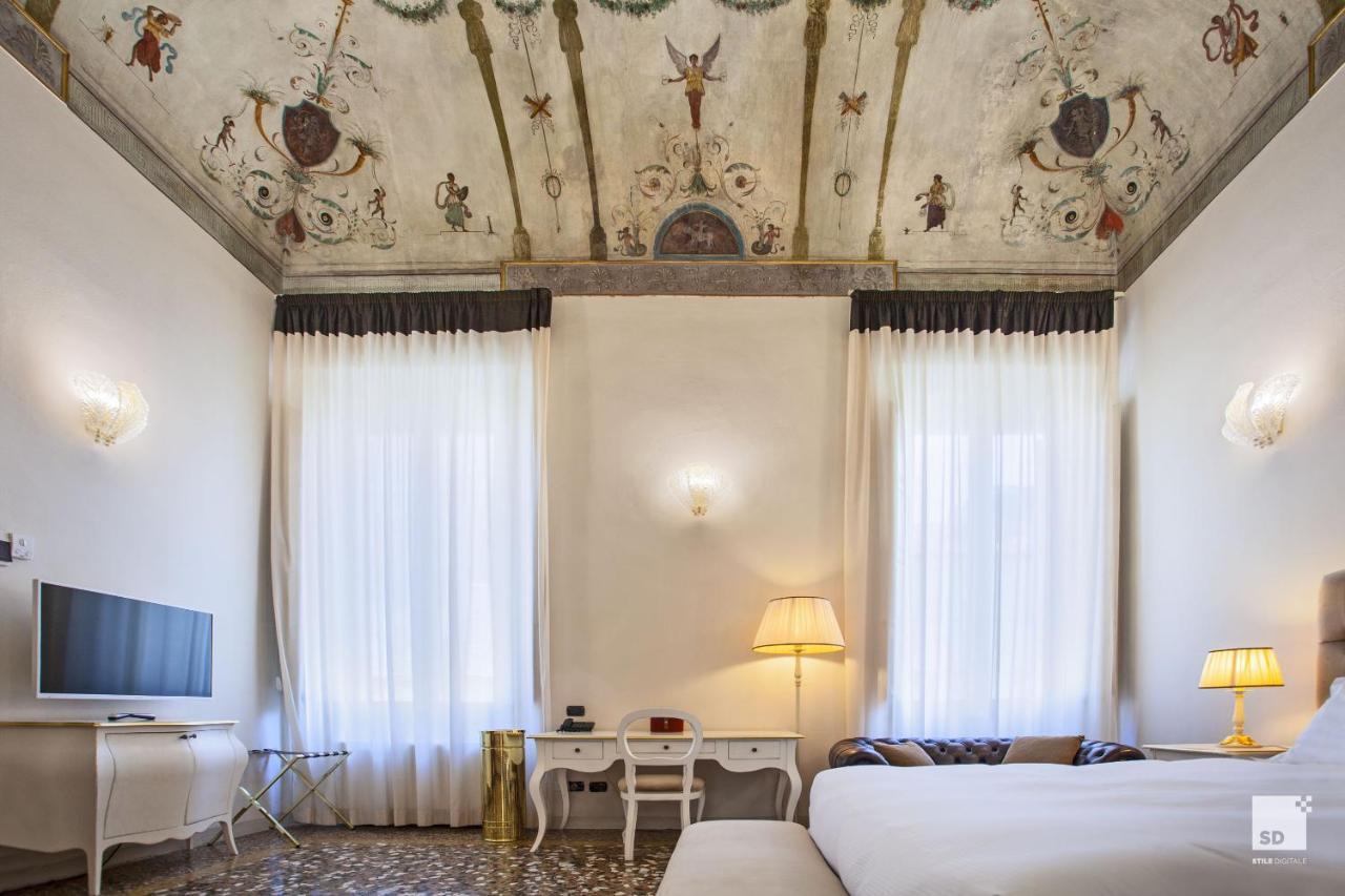 Room Frescoes