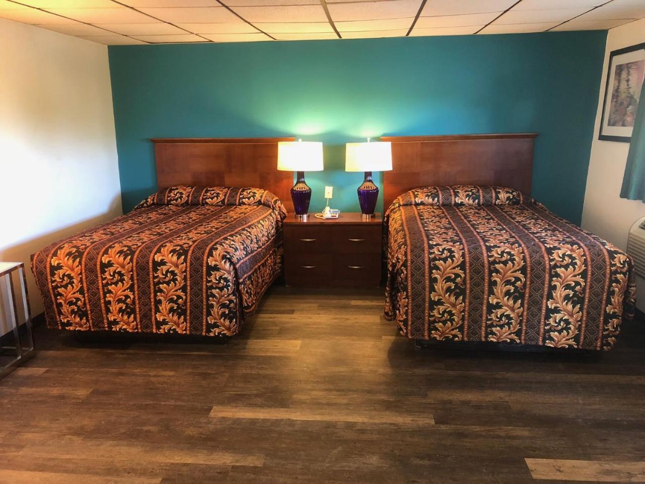 Double Room with Two Double Beds - Smoking