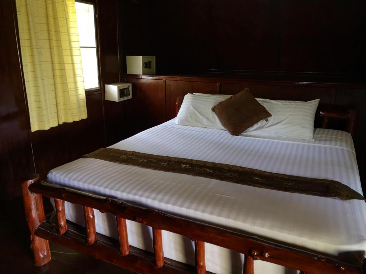 Deluxe Bungalow with Air Condition (4 Adults),752386397:JPEG