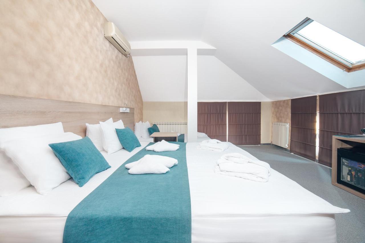 Triple Room with Parking,785897274:JPEG