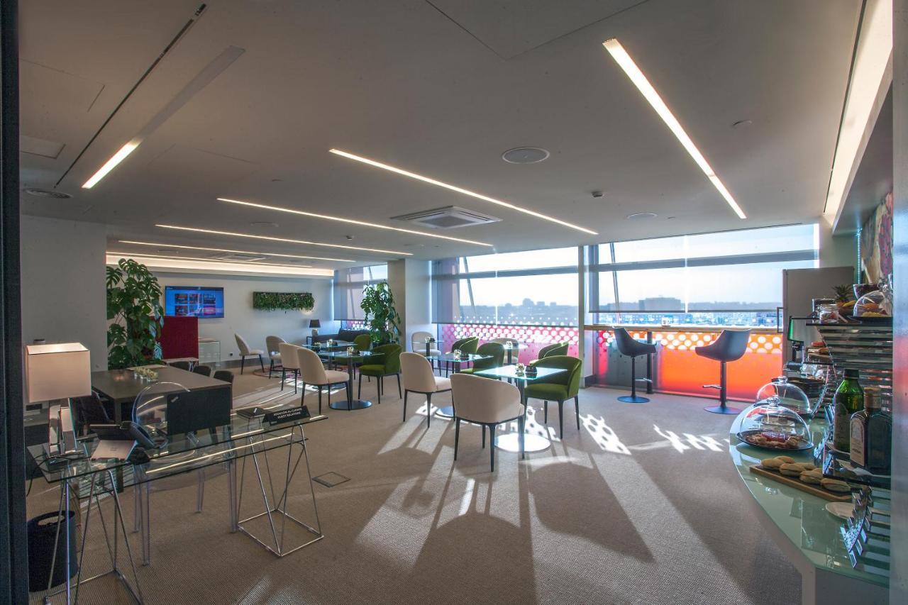 Junior Suite Executive Lounge Access