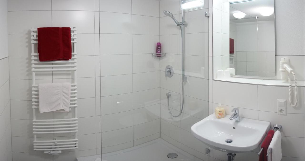 Two-Bedroom Apartment,239899753:JPEG