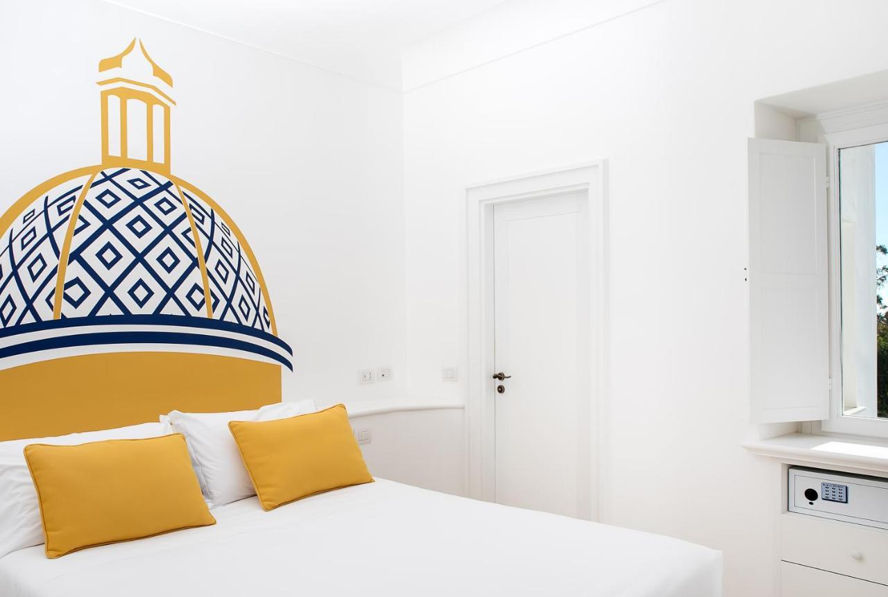 Deluxe Double Room with Balcony and Sea View