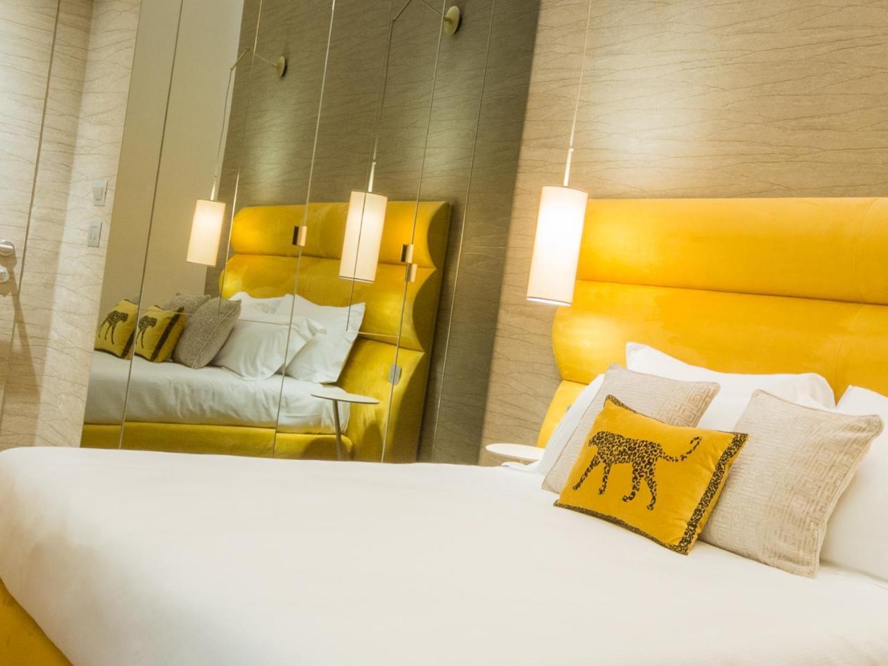 Deluxe Double Room Bath