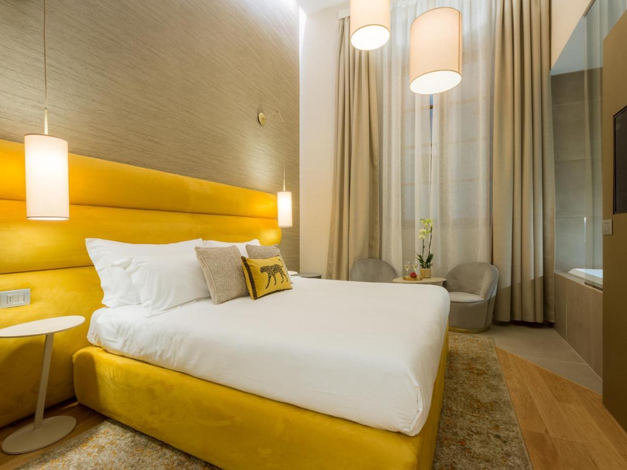 Deluxe Double Room Bath
