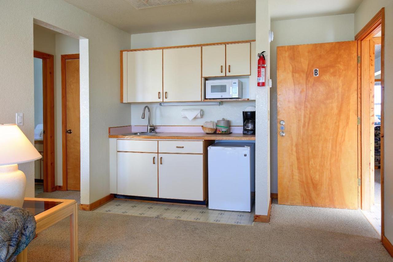 One-Bedroom Apartment,759004423:JPEG