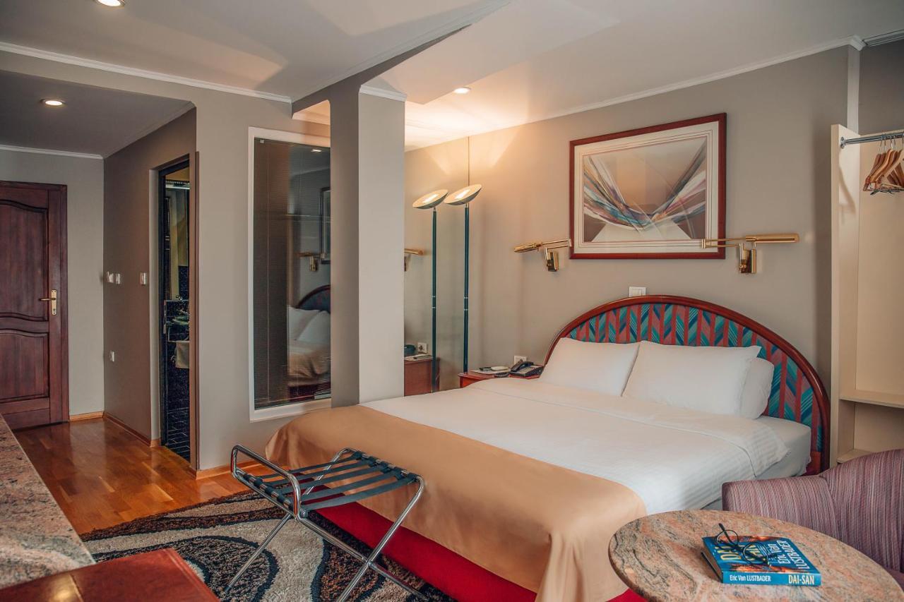 Superior Double Room Balcony City View