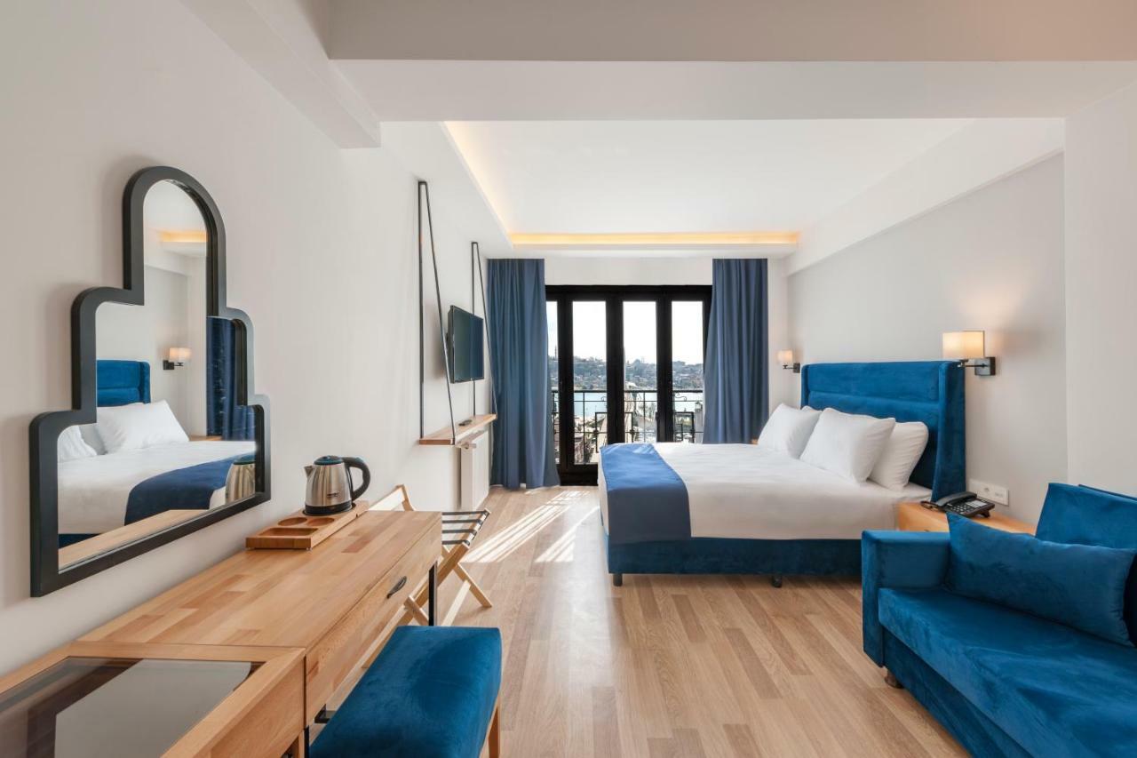 Deluxe Triple Room with Sea View,940152883:JPEG