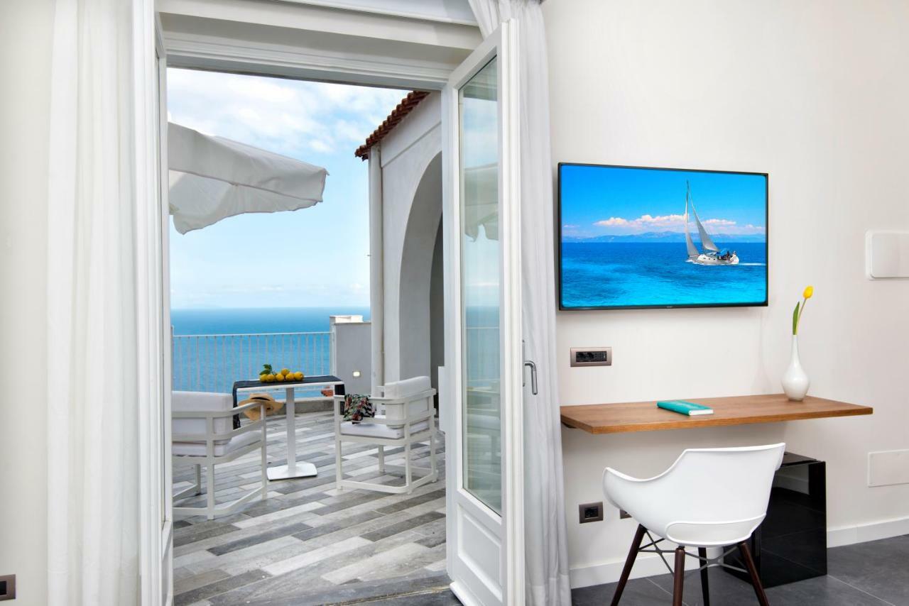 Queen Room with Sea View