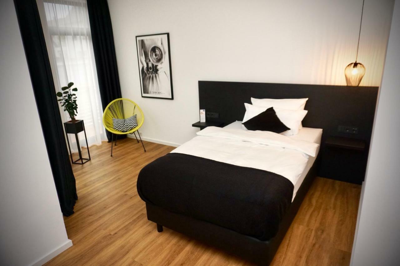 Einzelzimmer mit Balkon
